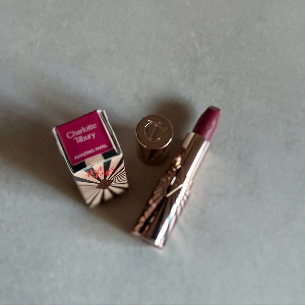 Charlotte Tilbury Hot Lips Lipstick – Amazing Amal (Berry Pink)
